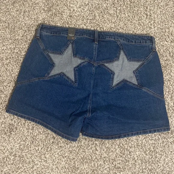 Torrid - Picture 2 of 5